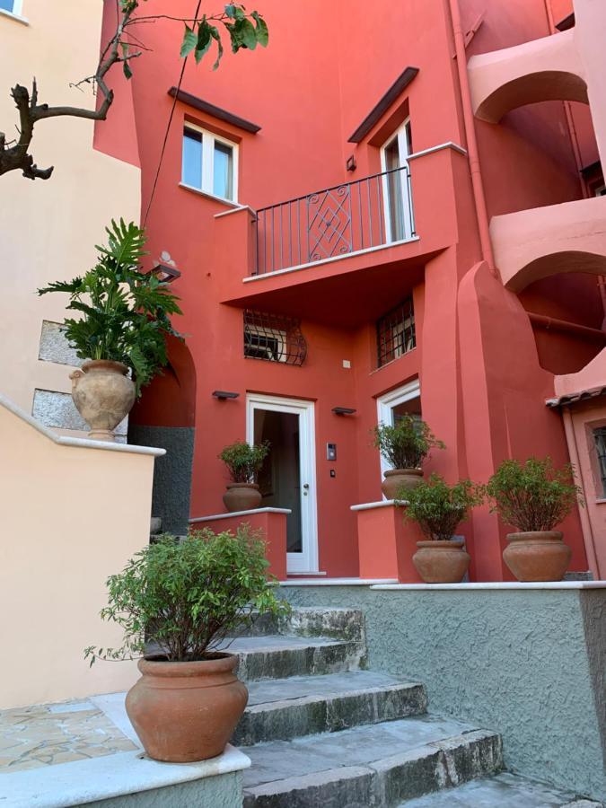 Bed and Breakfast Dimora Del Leone Гаэта Экстерьер фото