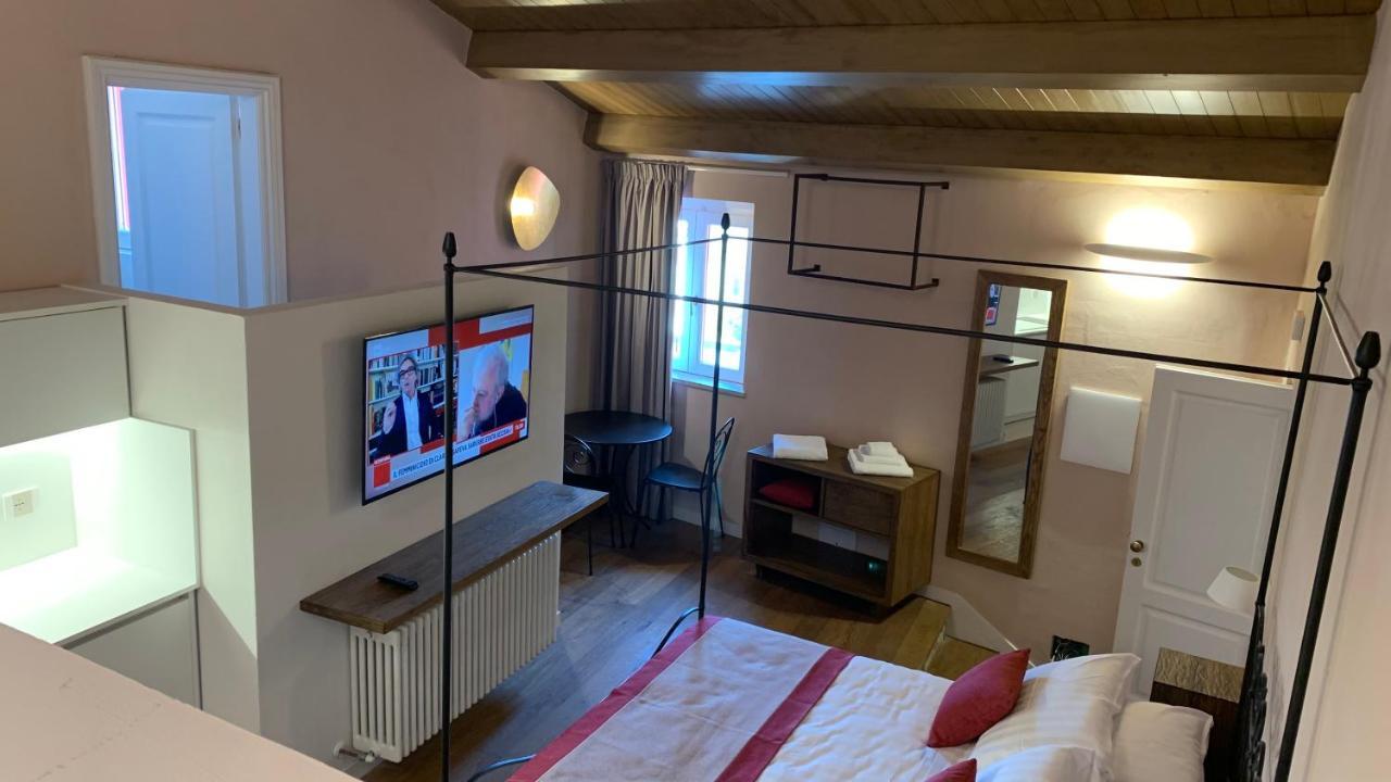 Bed and Breakfast Dimora Del Leone Гаэта Экстерьер фото