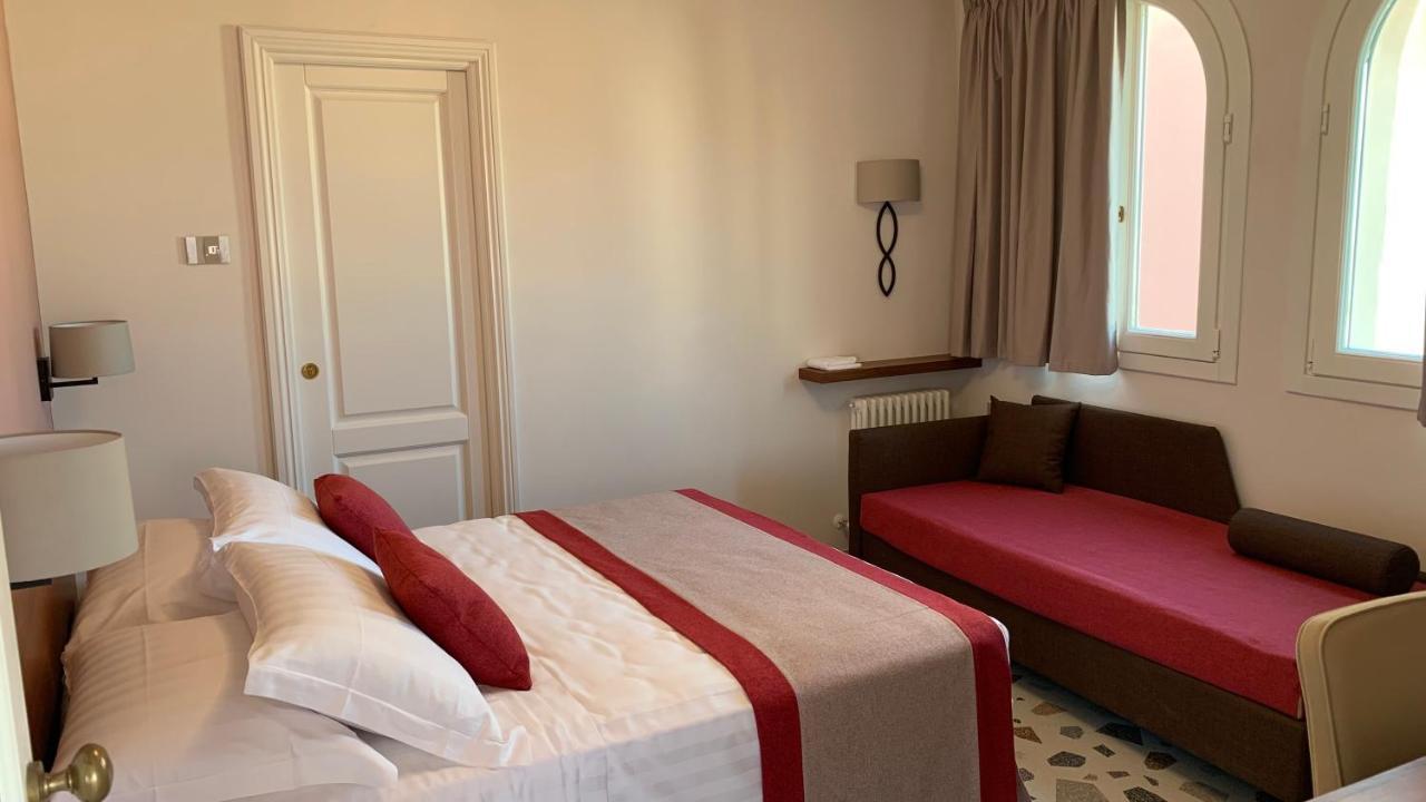 Bed and Breakfast Dimora Del Leone Гаэта Экстерьер фото