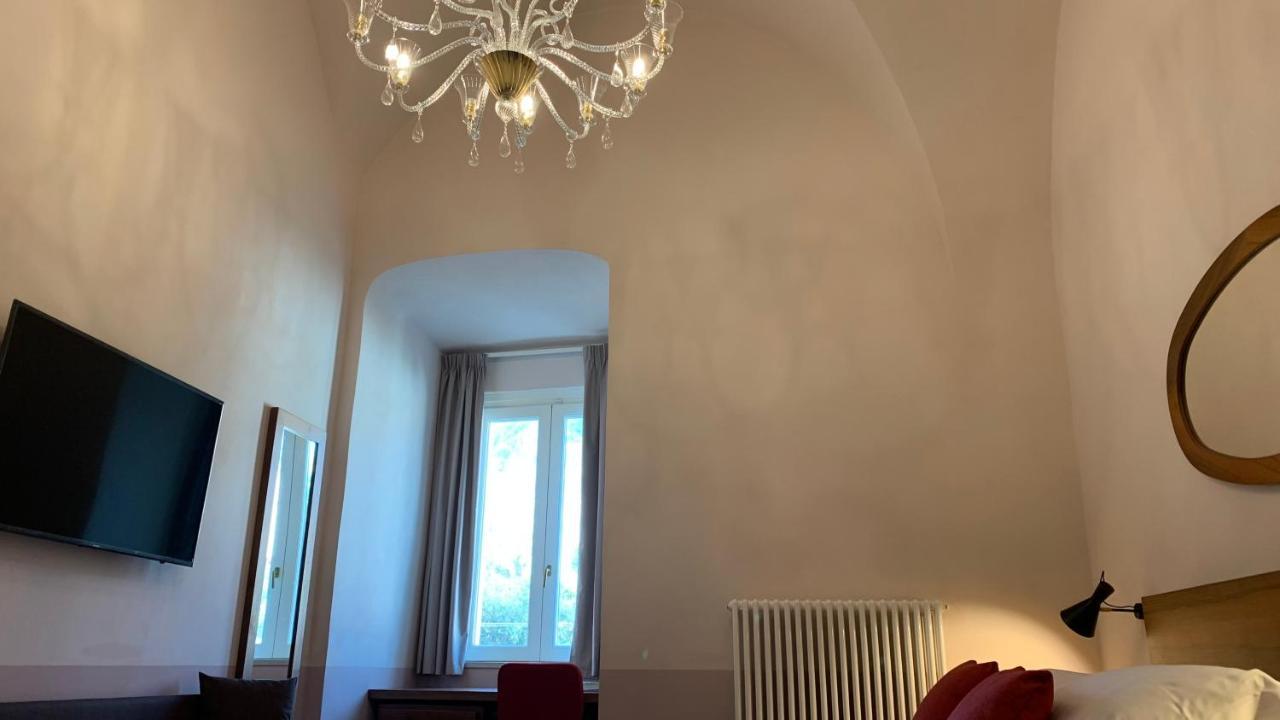 Bed and Breakfast Dimora Del Leone Гаэта Экстерьер фото