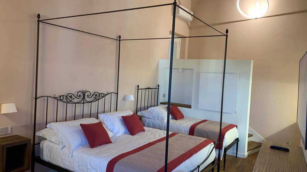 Bed and Breakfast Dimora Del Leone Гаэта Экстерьер фото
