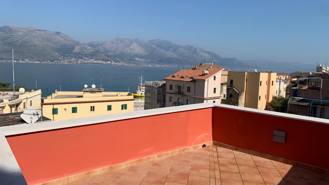 Bed and Breakfast Dimora Del Leone Гаэта Экстерьер фото